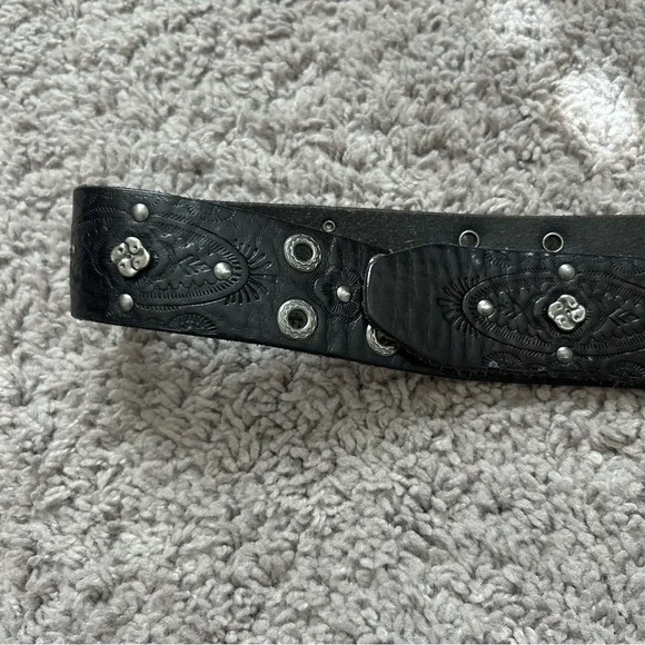 Genuine Leather Embellished Tooled Silver Buckle Floral Embossed Belt Sz L/XL - Picture 8 of 11